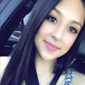 Meet your Posher, Noemi